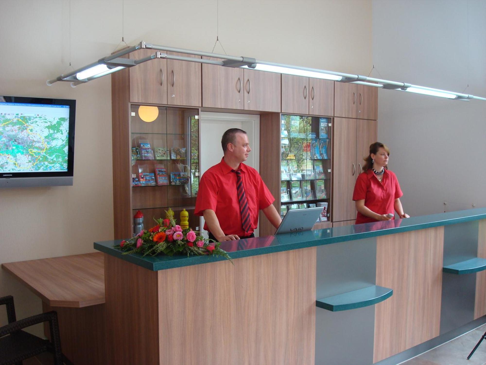 Landguthotel Hotel-Pension Sperlingshof 달고프 외부 사진