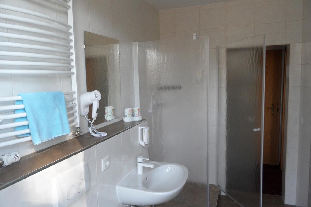 Landguthotel Hotel-Pension Sperlingshof 달고프 외부 사진